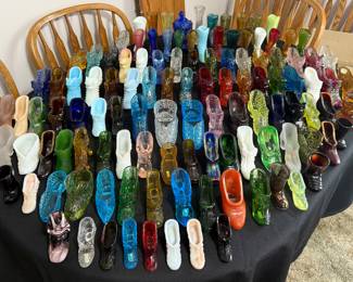 LARGE VINTAGE GLASS SHOE COLLECTION, FENTON AND MORE