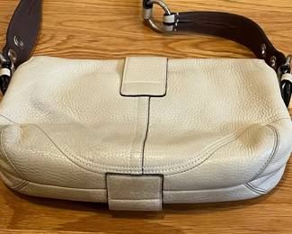 K25 - $70. Y2K Coach Soho Leather Purse. Measures 12" x 2.5" x 8". 