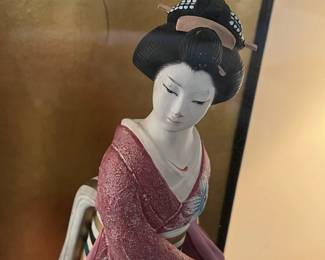 L39 - $40. Vintage Japanese Hakata Doll in Glass Case. Measures 11.5" x 9.5" x 18" tall. 