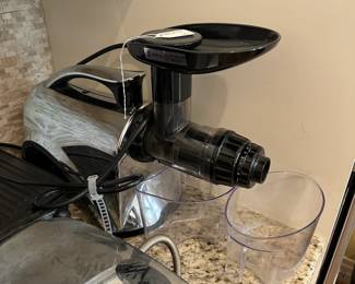K37 - $75. Omega Juicer Model NC900C. 