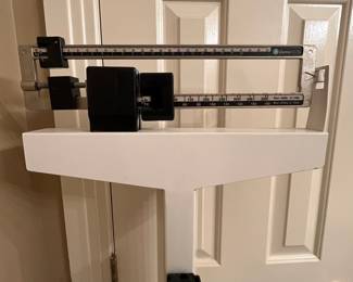 G2 - $40. Vintage DemeTech Doctor's Scale. Max Weight 440lb/200kg. Measures 17" x 22" x 58.5" tall.