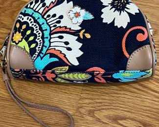 K28 - $25. Rare Spartina 449 Navy Floral Lillie Wristlet Linen Lining. Measures 8.5" x 2" x 5". 