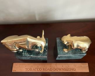 L32 - $30 PAIR. Vintage - Brass and Marble Bull and Bear Bookends. Measures 5" x 2.5" x 7.5" tall. 