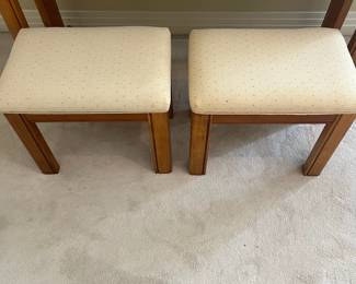 G4 - $150 . Vintage Bernhardt Console Table with 2 Stools. Table Measures 56" x 16" x 27" tall. Each Stool measures 21" x 14" x 18". 