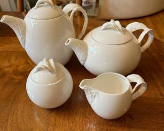 L43 - $550. Villeroy & Boch Foglia China Set.