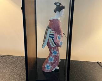 L39 - $40. Vintage Japanese Hakata Doll in Glass Case. Measures 11.5" x 9.5" x 18" tall. 