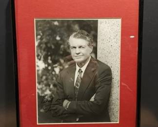 TOM OSBORNE SIGNED PHOTO. NICELY FRAMED