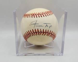 WILLIE MAYS AUTOGRAPHED BASEBALL JSA CERTIFIED
