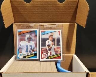 1984 TOPPS FOOTBALL COMPLETE SEAT. VERY CLEAN SET