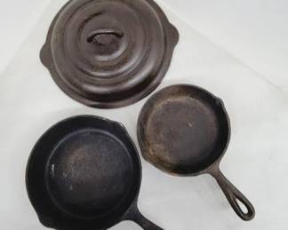 Cast Iron Skillets & Lid