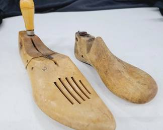 Vtg Wooden Shoe Forms