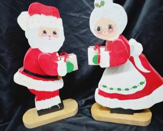 Wooden Mr. & Mrs. Clause 16" Tall