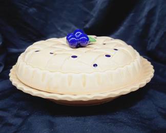 Betty Crocker Ceramic Pie Plate and Lid With