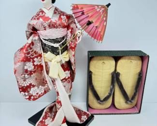 31 JapaneseGeishaDollinKimonowParasolZoriStyleSandals