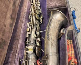 101 VintageCGConnElkhartAltoSaxophonewCaseExtras
