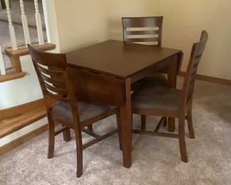 Table & Chairs