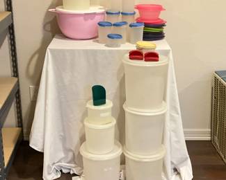 Round Tupperware