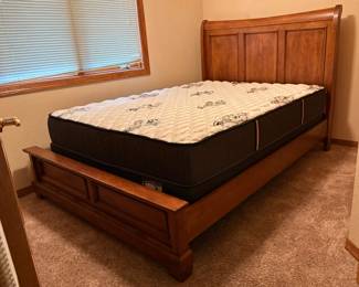 Kincaid Queen Bed with NEW Denver Mattress & Boxspring