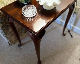 Queen Ann style end table 