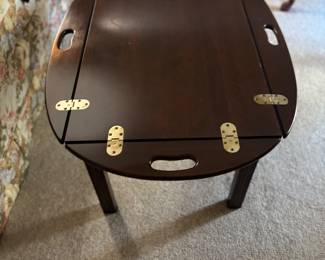 1950's  Butlers Tray Table, Mahogany Wood with Brass Hinges, Mid Century Vintage. In excellent condition. 
