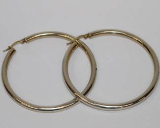 .925 Sterling Designer Large Hoop Earrings hallmarked SV .925 and AV DD, Earrings are pierced style and measure approx 2.5" across at th widest point and weigh 6.7 grams total weight, Great Look!