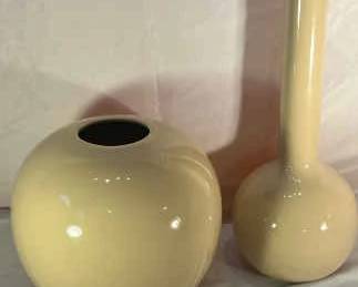 1970s Srednick Japan Tan Vases 2pcs