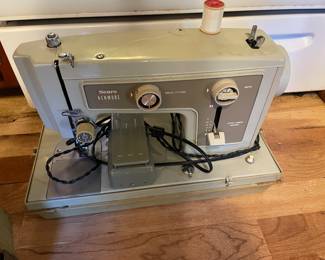Singer Sewing Machine