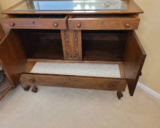 Drawers and Doors open smoothly 