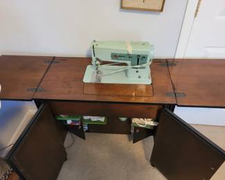 Open Singer Table