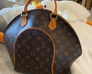 Louis Vuitton Ellipse Bag like new
