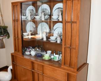 090Dining Room Furniture