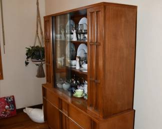 096Dining Room Furniture