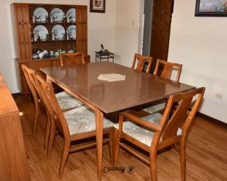 089Dining Room Furniture