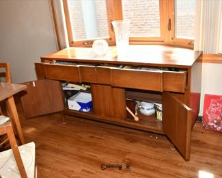 098Dining Room Furniture