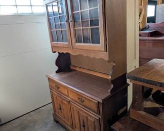 Estate Sale Photo 19B