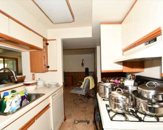 324Second Kitchen