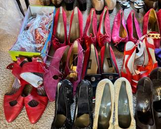 Women's Shoes *Most size 5-6*