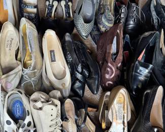 Women's Shoes *Most size 5-6*