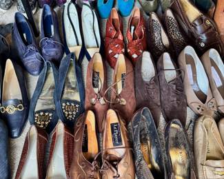 Women's Shoes *Most size 5-6*