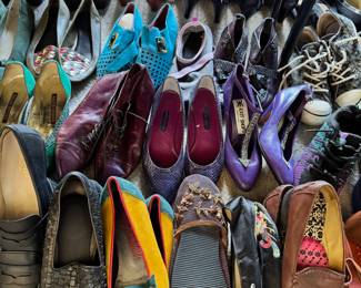 Women's Shoes *Most size 5-6*