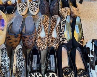 Women's Shoes *Most size 5-6*