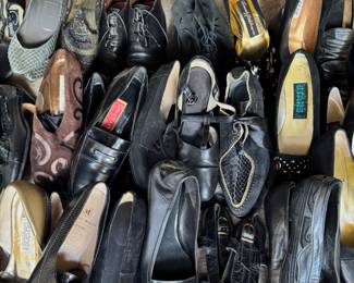 Women's Shoes *Most size 5-6*