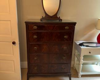 dresser with mirror