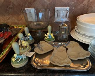 Kitchen and baking items