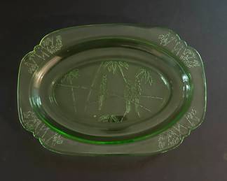 Federal Glass "Parrot" green serving dish