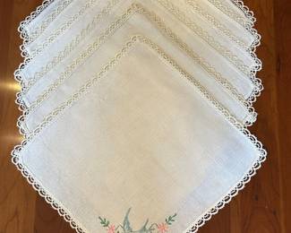 Vtg. embroidered napkins