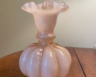 Fenton ruffled melon vase vtg