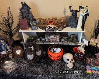 Skulls, Pumpkins, Spooky Trees decor