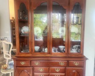 QUALITY CHINA CABINET