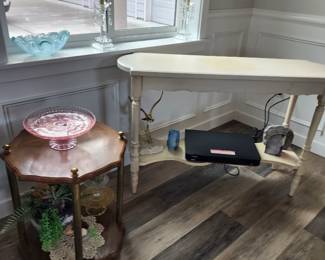 FARMHOUSE WHITE TABLE
